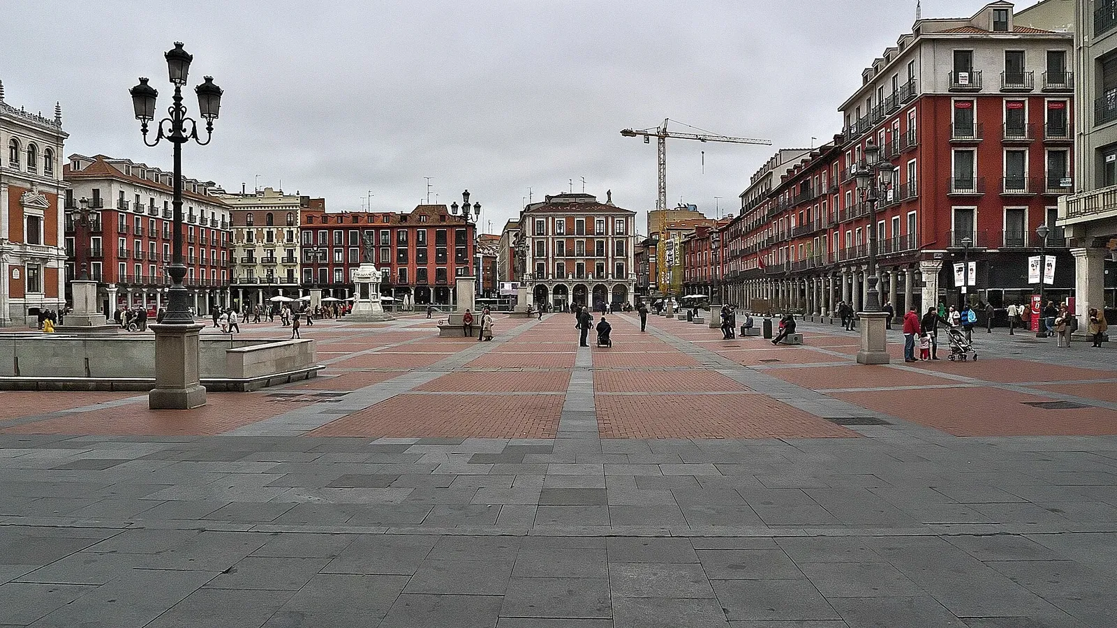 Qué ver en Valladolid: la plaza mayor que copiaron todas, San Gregorio, Colón, Cervantes y tapas de concurso