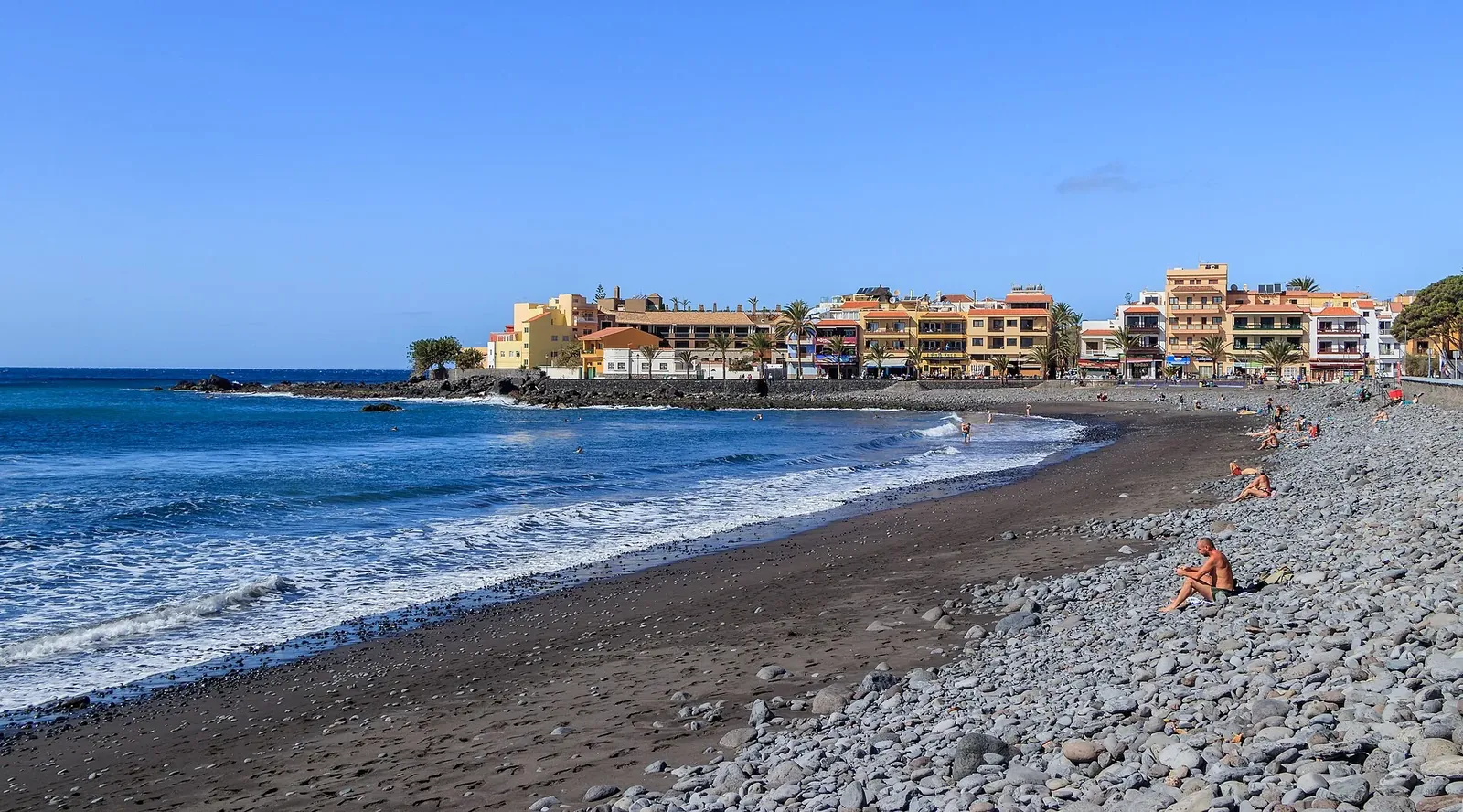 Playa de arena negra en Valle Gran Rey