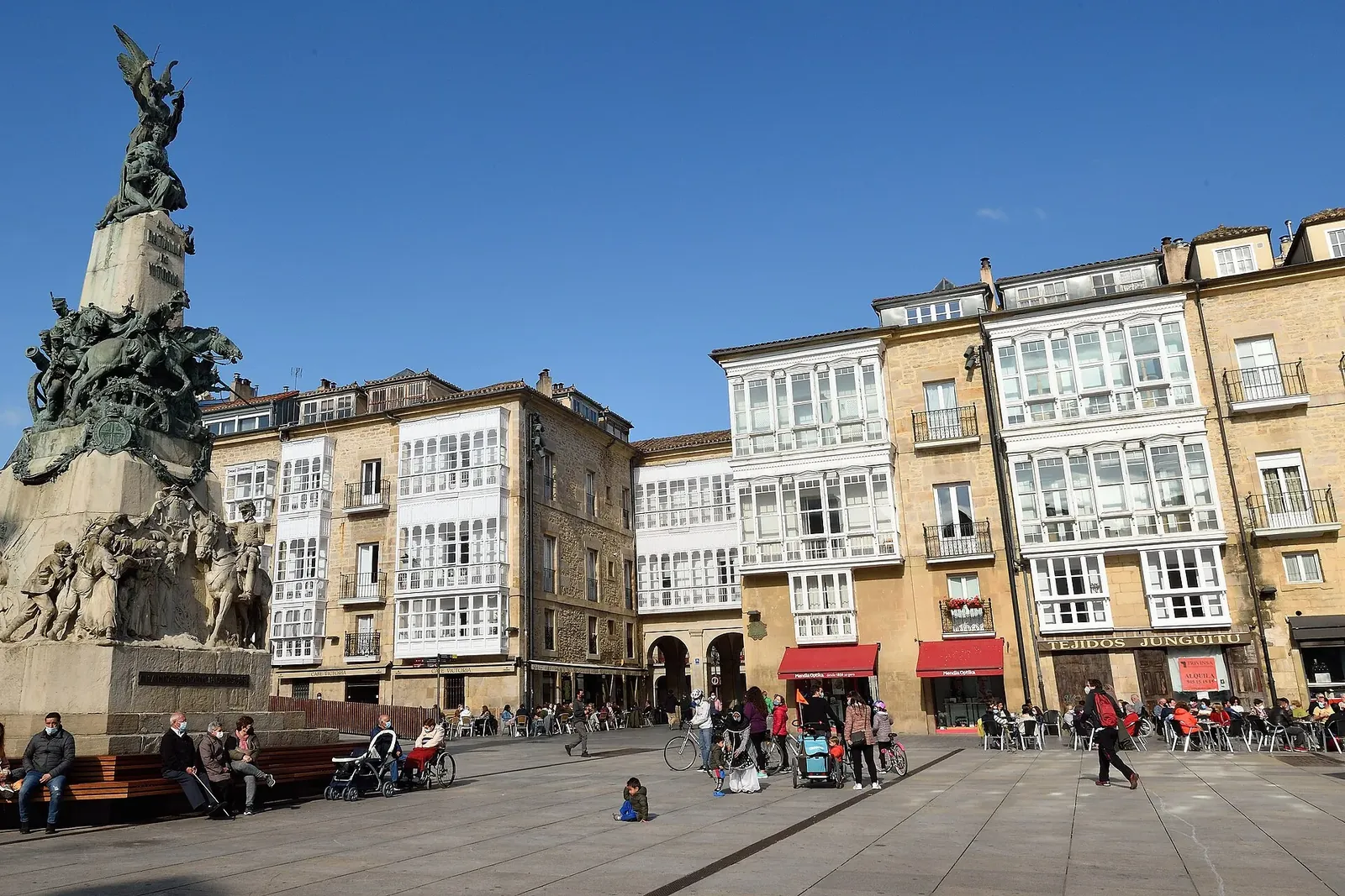 Qué ver en Vitoria-Gasteiz: la catedral «abierta por obras», el casco medieval y pintxos
