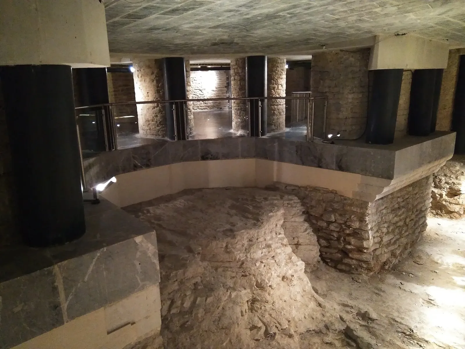 Excavaciones en el subsuelo de la catedral de Santa María de Vitoria