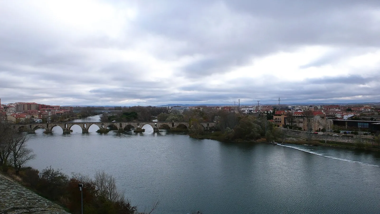 Puente de Piedra sobre el Duero en Zamora