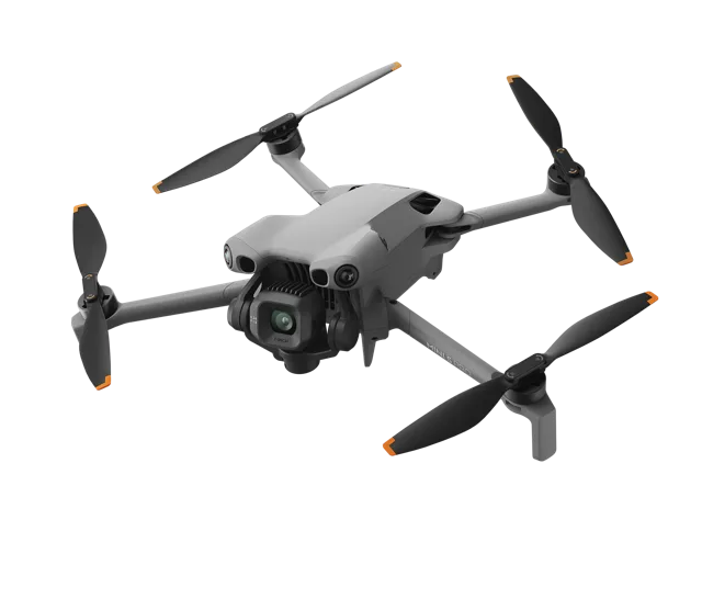Dron DJI Mini 5 Pro con hélices desplegadas