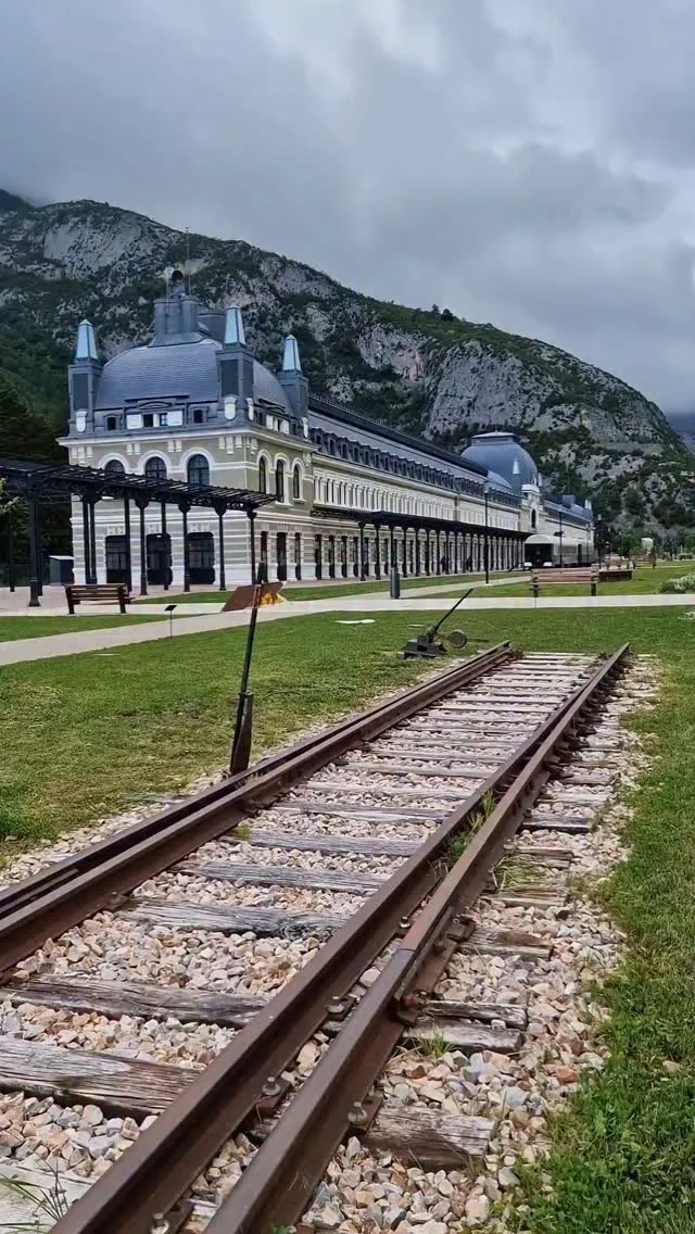 Estación de Canfranc: la historia detrás de la estación más bonita de España